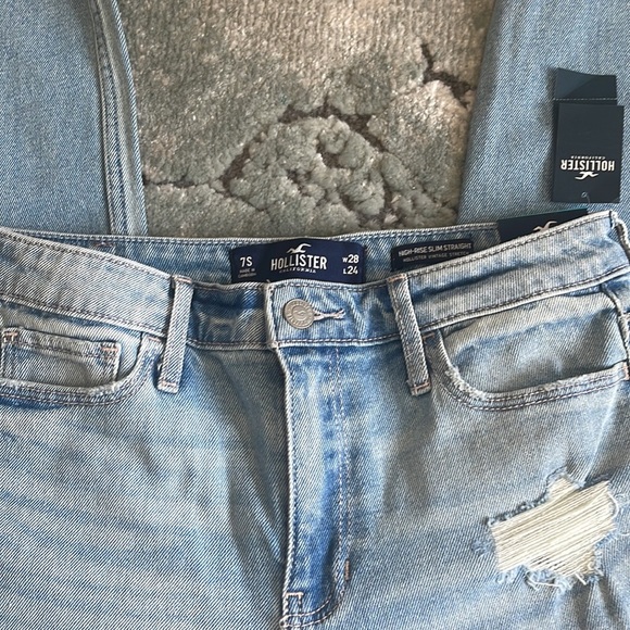 Hollister High Rise Slim Straight Jeans - Picture 7 of 7